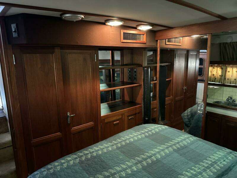 Morningstar 42ft Carver Yacht For Sale