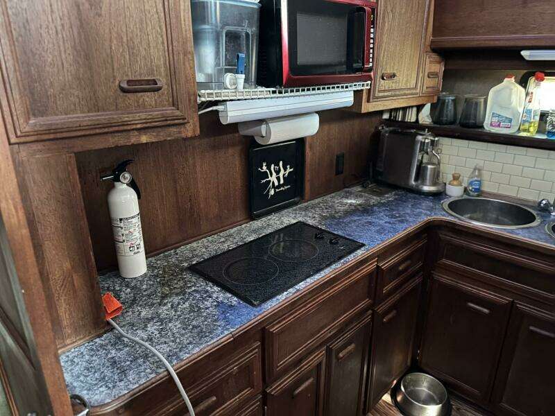 Morningstar 42ft Carver Yacht For Sale