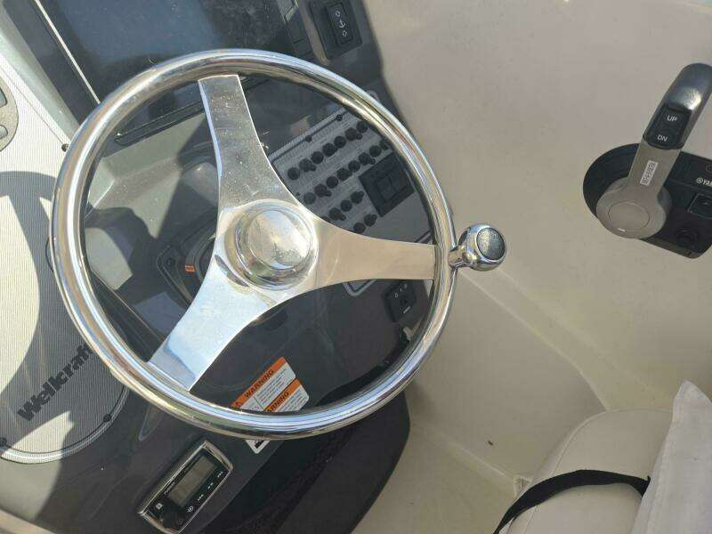 23ft Wellcraft Yacht For Sale