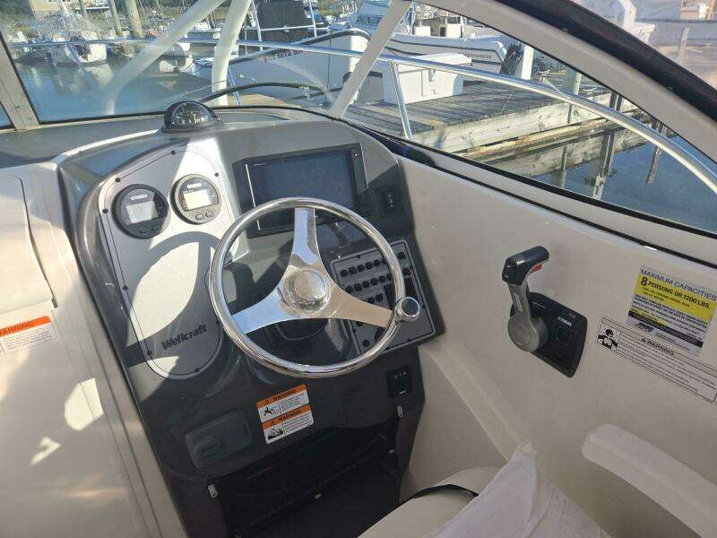 23ft Wellcraft Yacht For Sale