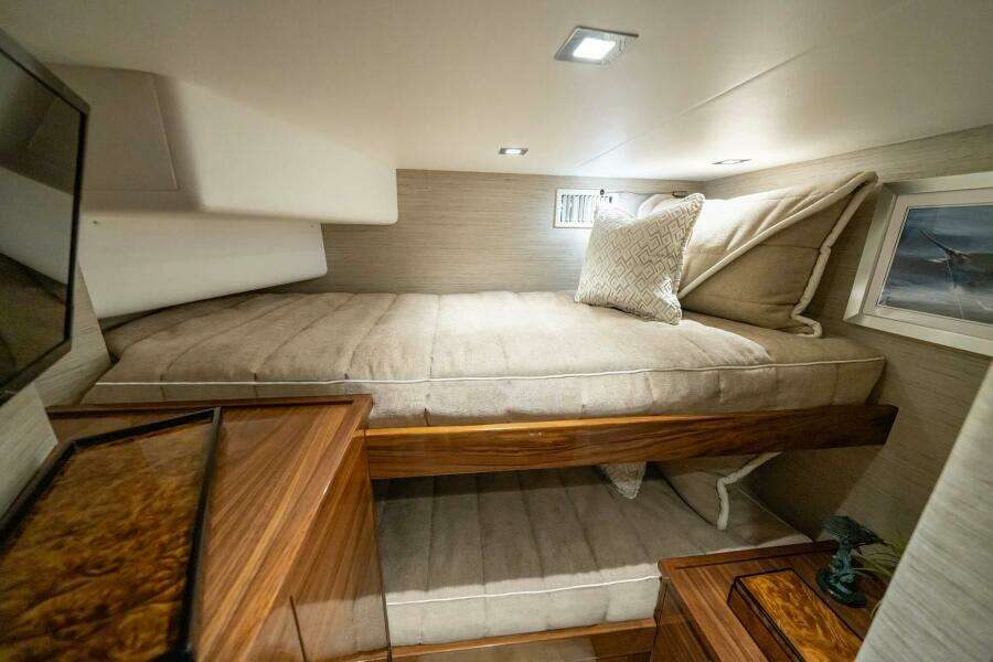 2026 Viking 90SB 90ft Viking Yacht For Sale
