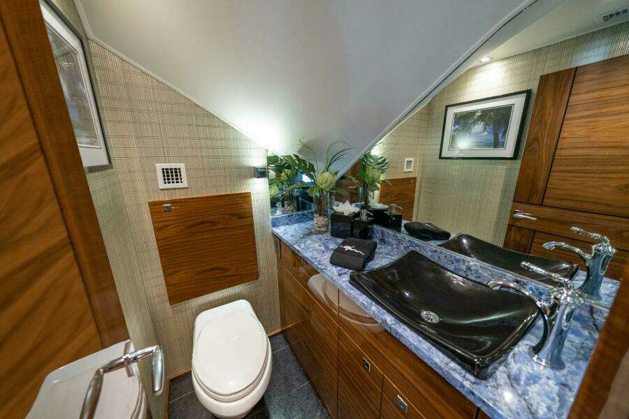 2026 Viking 90SB 90ft Viking Yacht For Sale