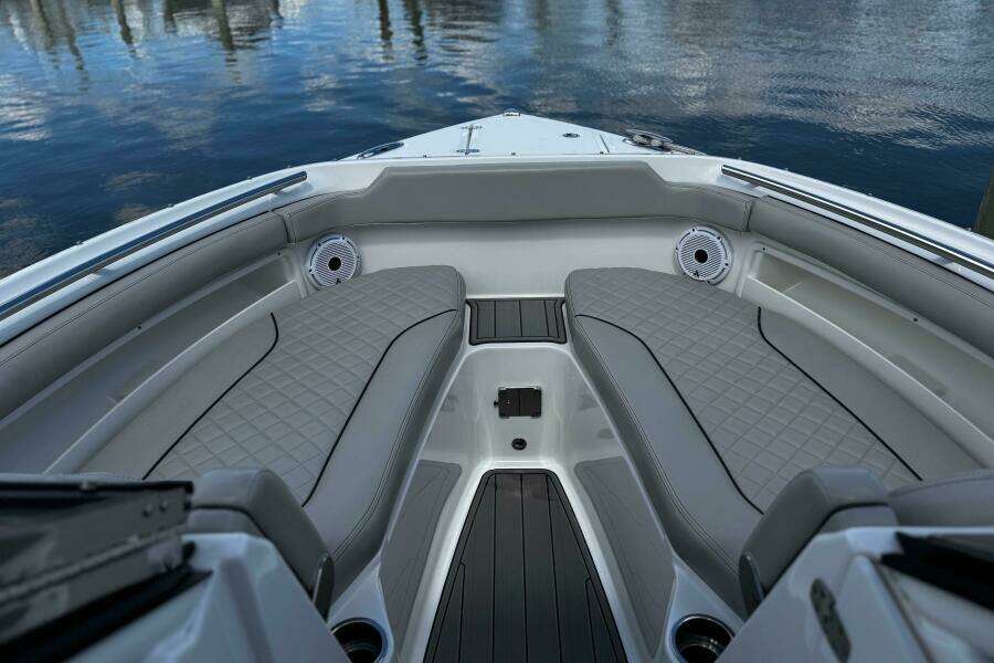 Luna Sea  26ft Pursuit Yacht For Sale