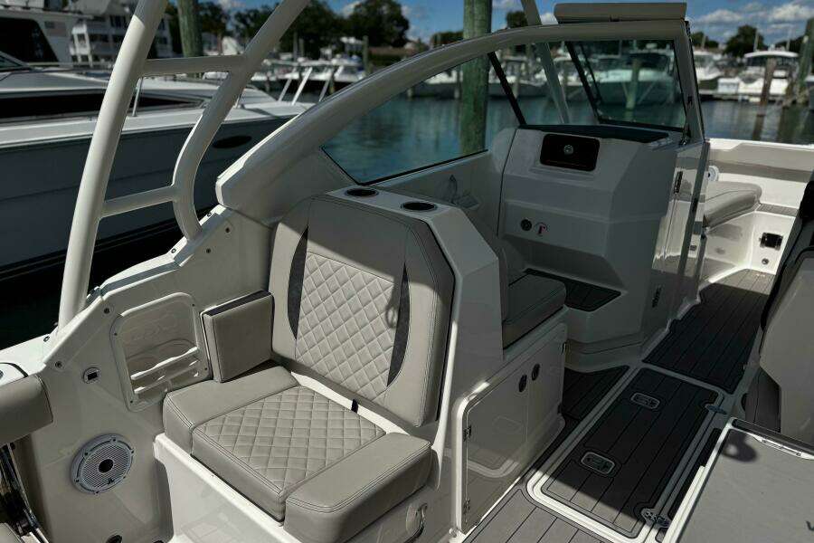 Luna Sea  26ft Pursuit Yacht For Sale