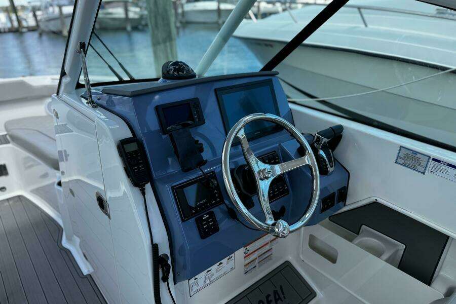 Luna Sea  26ft Pursuit Yacht For Sale