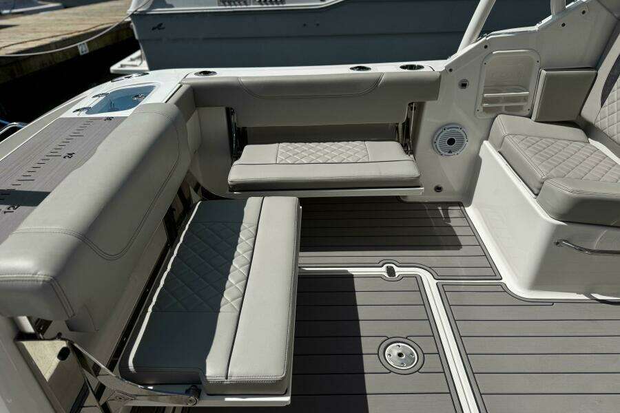 Luna Sea  26ft Pursuit Yacht For Sale