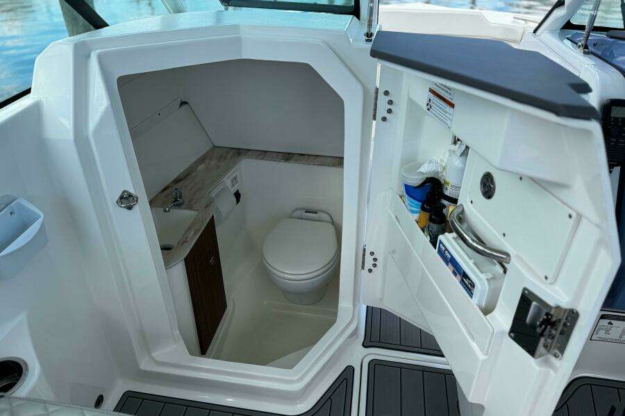 Luna Sea  26ft Pursuit Yacht For Sale