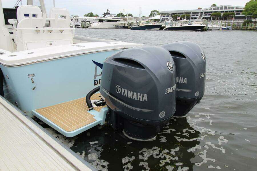 28ft Regulator Yacht For Sale