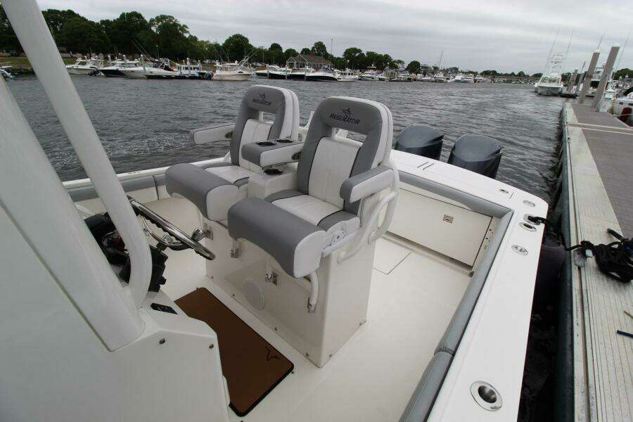 28ft Regulator Yacht For Sale
