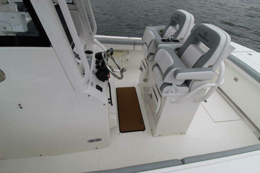 28ft Regulator Yacht For Sale