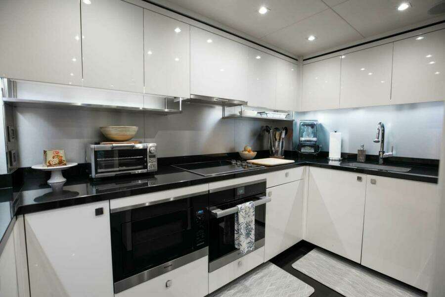 Mirracle  95ft Sunseeker Yacht For Sale