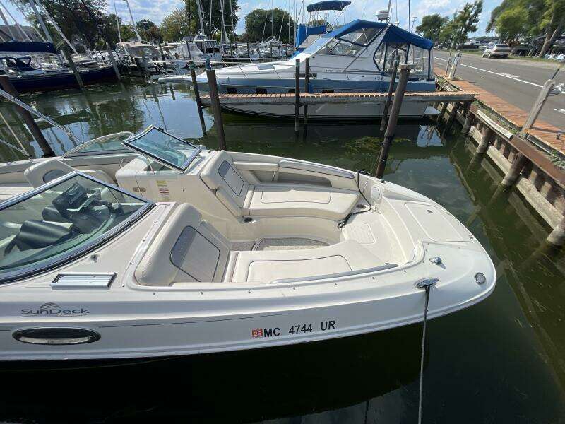 N a 28ft Sea Ray Yacht For Sale
