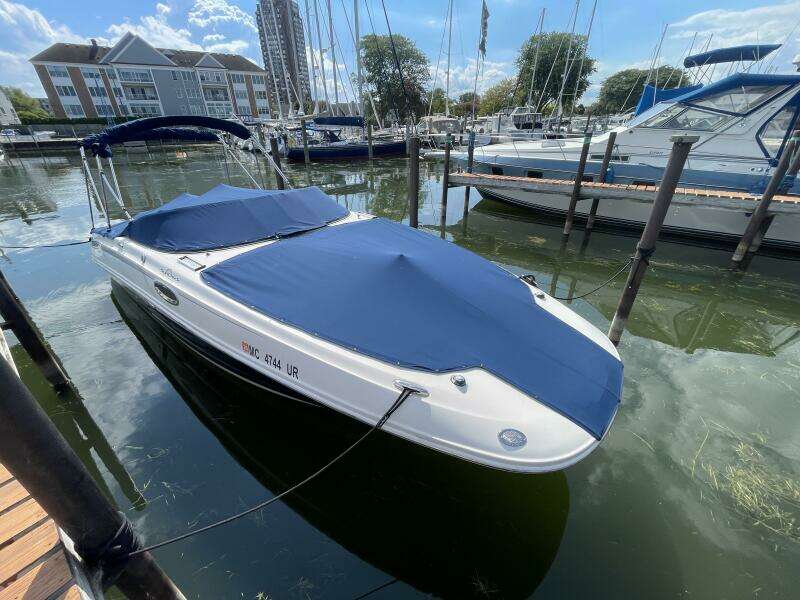 N a 28ft Sea Ray Yacht For Sale