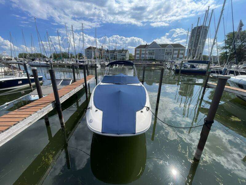 N a 28ft Sea Ray Yacht For Sale