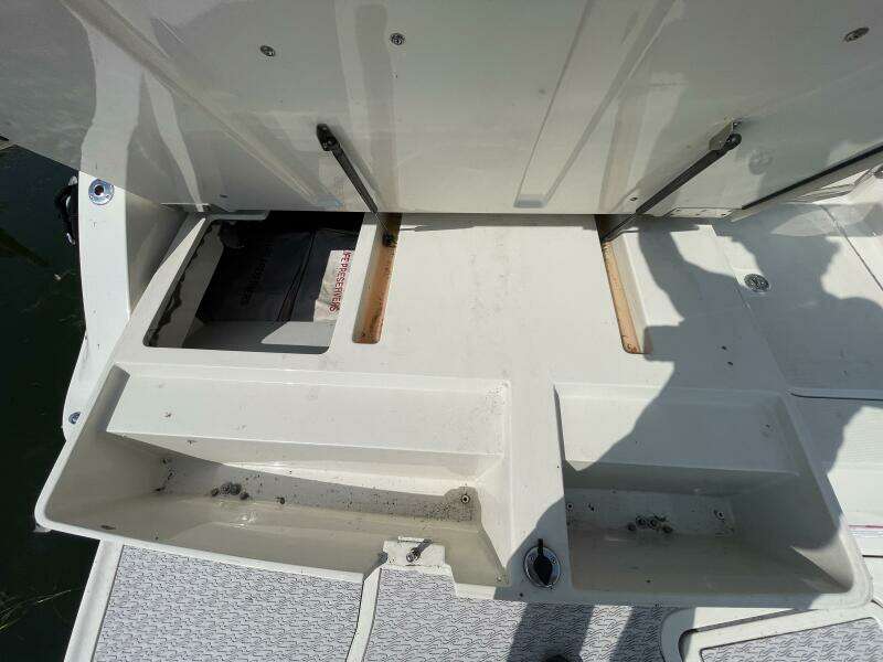 N a 28ft Sea Ray Yacht For Sale