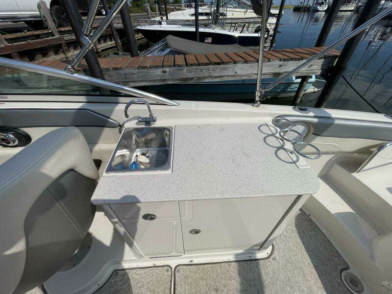 N a 28ft Sea Ray Yacht For Sale