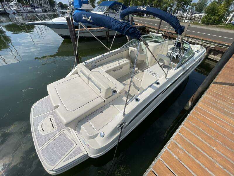 N a 28ft Sea Ray Yacht For Sale