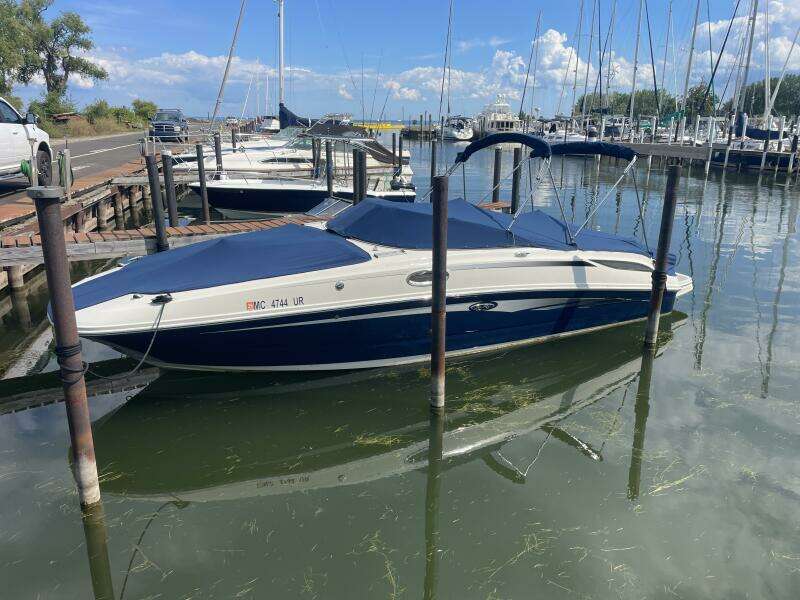 N a 28ft Sea Ray Yacht For Sale