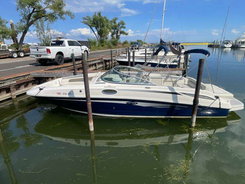 N a 28ft Sea Ray Yacht For Sale