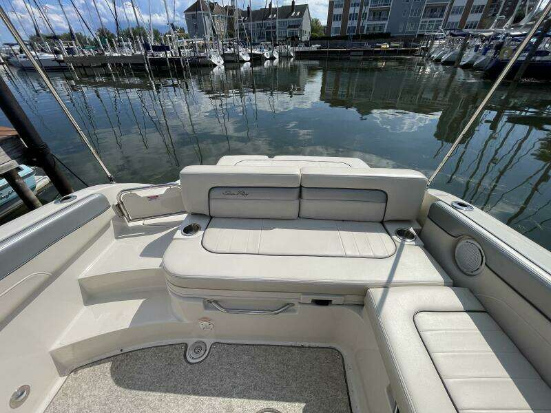 N a 28ft Sea Ray Yacht For Sale