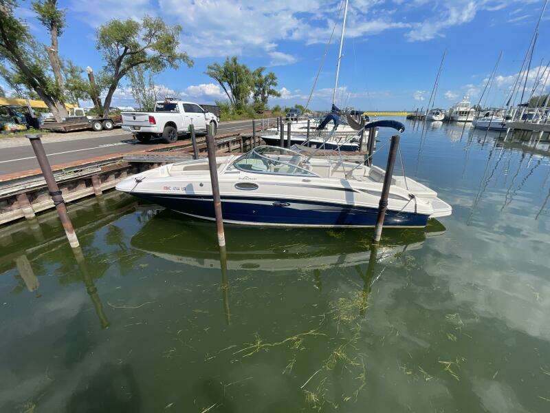 N a 28ft Sea Ray Yacht For Sale