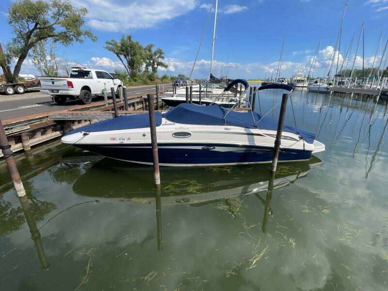 N a 28ft Sea Ray Yacht For Sale