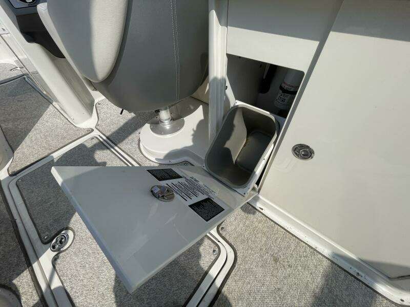 N a 28ft Sea Ray Yacht For Sale