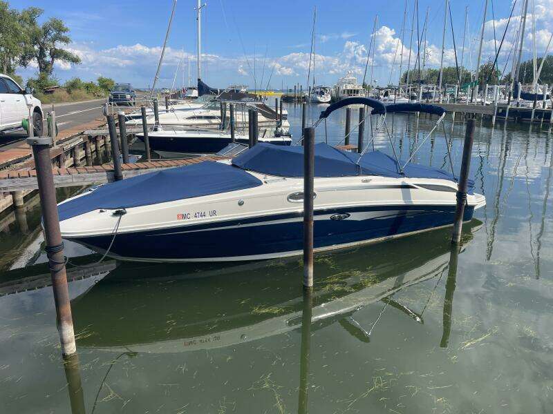 N a 28ft Sea Ray Yacht For Sale
