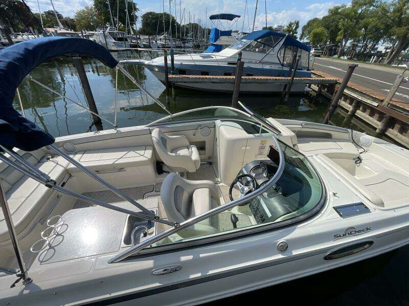 N a 28ft Sea Ray Yacht For Sale