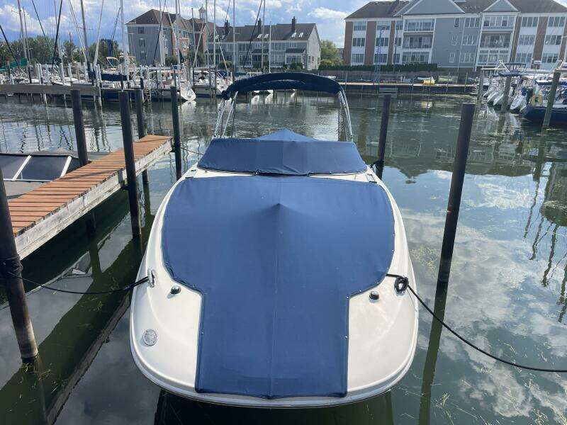 N a 28ft Sea Ray Yacht For Sale