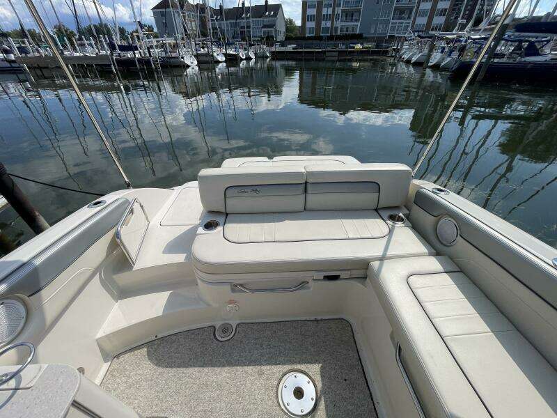 N a 28ft Sea Ray Yacht For Sale