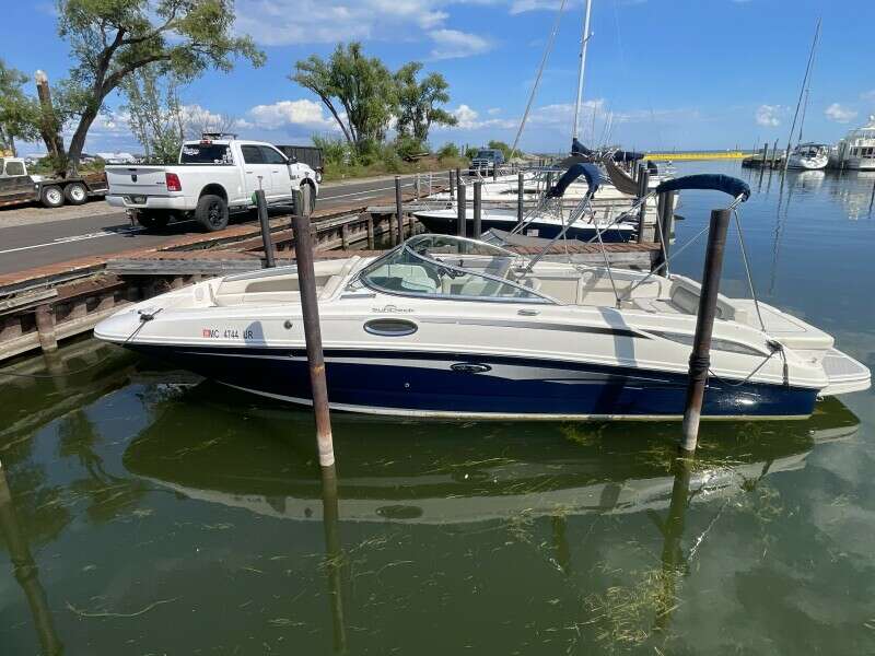 N a 28ft Sea Ray Yacht For Sale