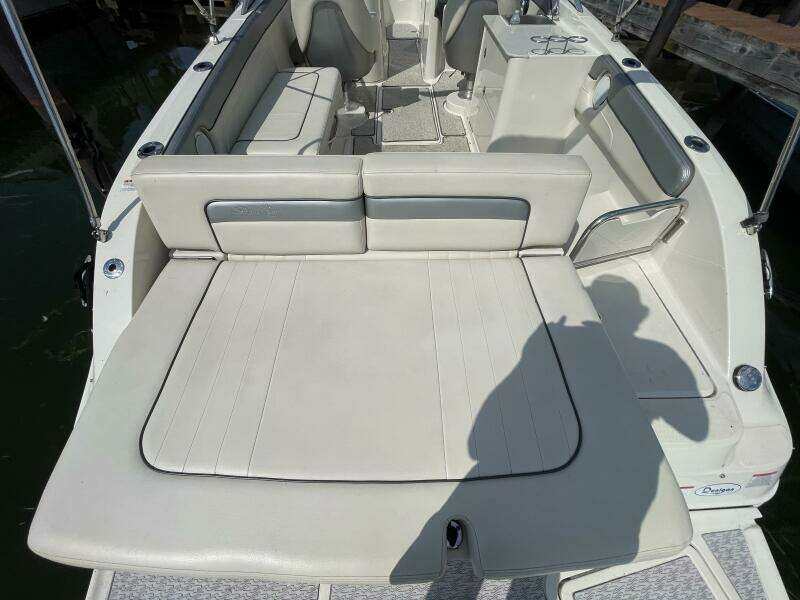 N a 28ft Sea Ray Yacht For Sale