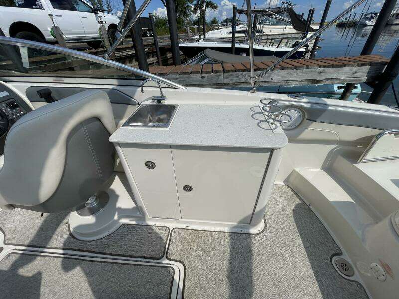N a 28ft Sea Ray Yacht For Sale
