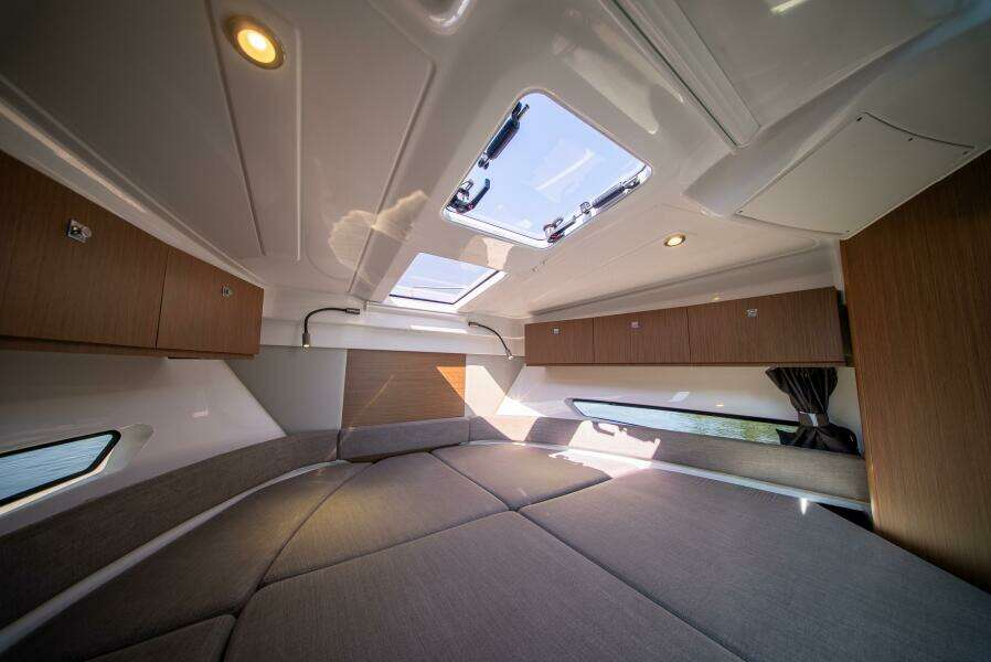 Suze s Choice 29ft Beneteau Yacht For Sale