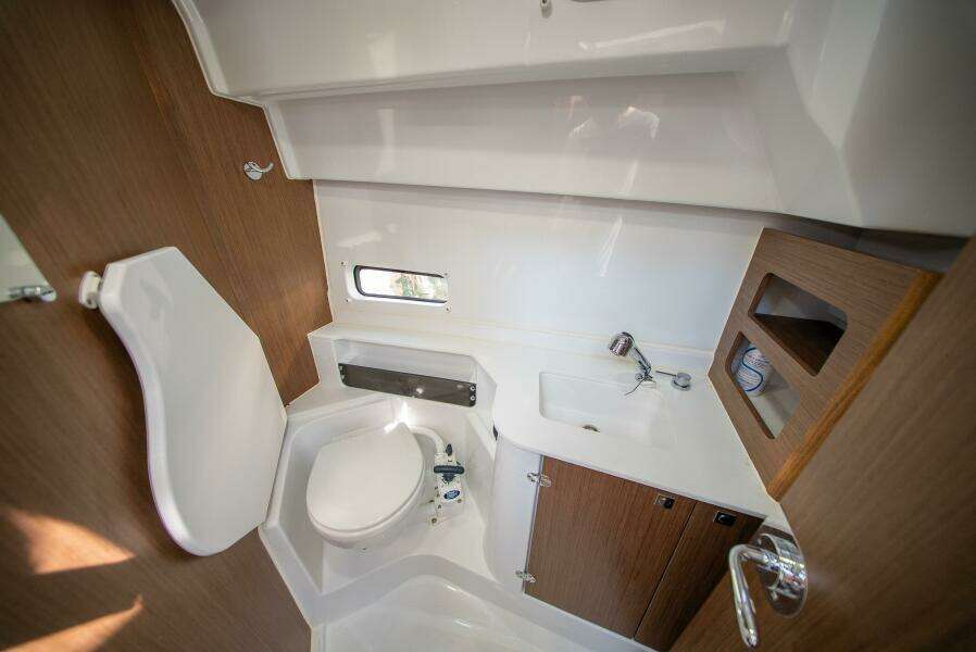 Suze s Choice 29ft Beneteau Yacht For Sale