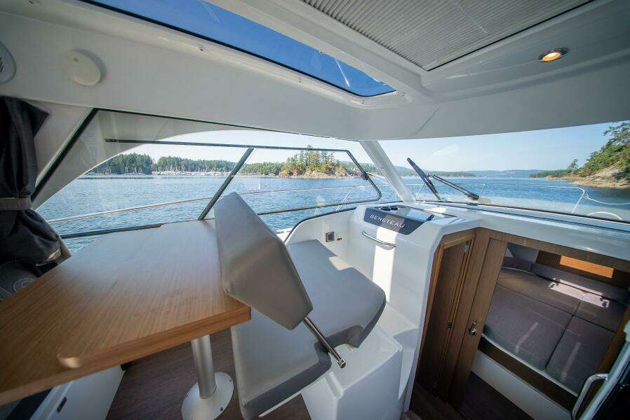 Suze s Choice 29ft Beneteau Yacht For Sale