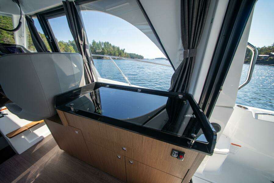 Suze s Choice 29ft Beneteau Yacht For Sale