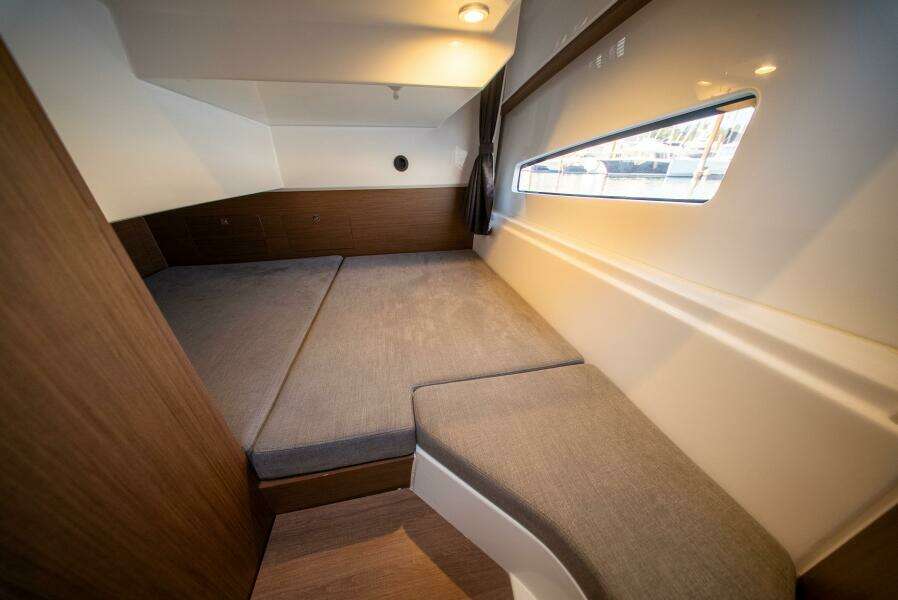 Suze s Choice 29ft Beneteau Yacht For Sale
