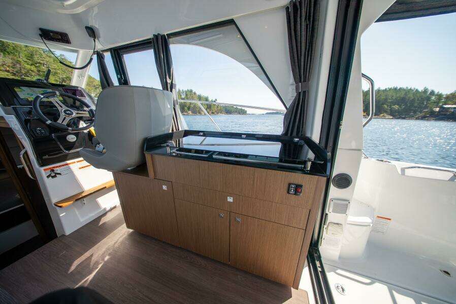 Suze s Choice 29ft Beneteau Yacht For Sale