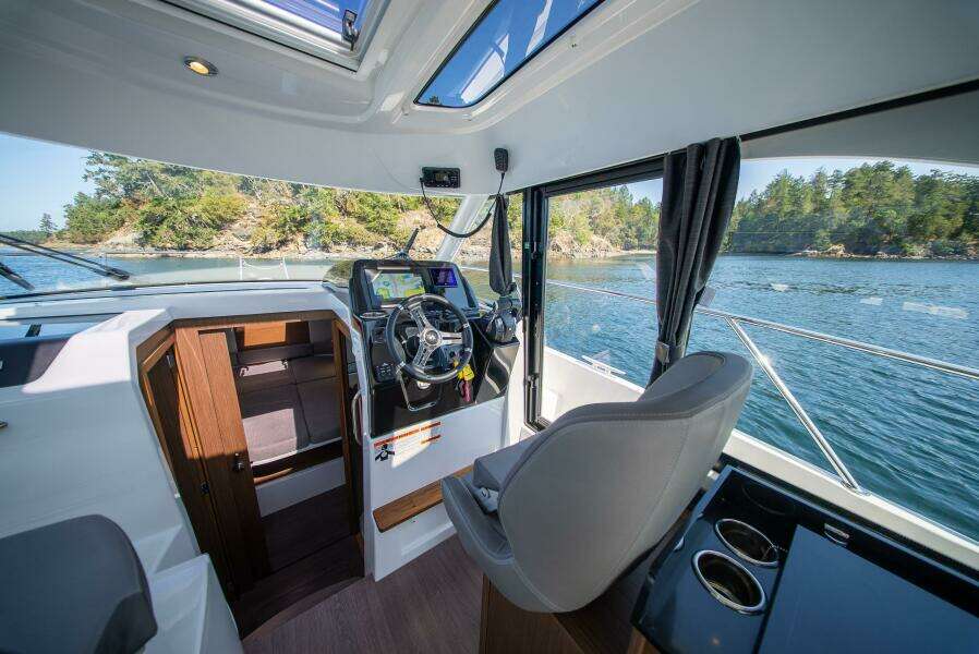 Suze s Choice 29ft Beneteau Yacht For Sale