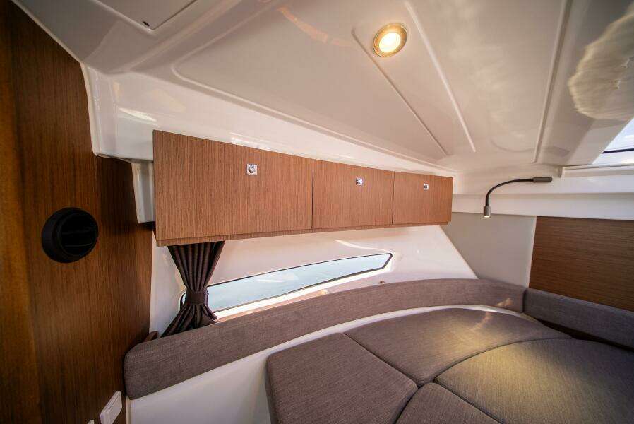 Suze s Choice 29ft Beneteau Yacht For Sale