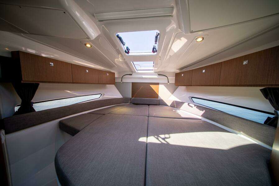 Suze s Choice 29ft Beneteau Yacht For Sale