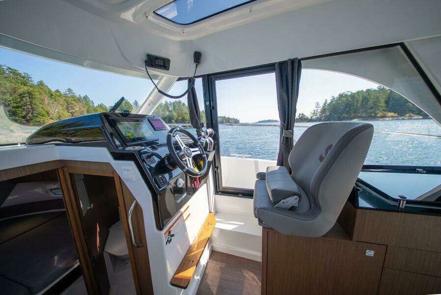 Suze s Choice 29ft Beneteau Yacht For Sale