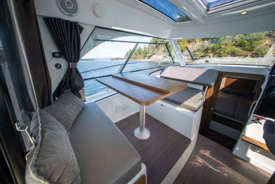 Suze s Choice 29ft Beneteau Yacht For Sale