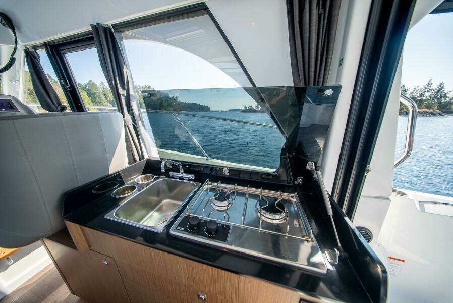 Suze s Choice 29ft Beneteau Yacht For Sale