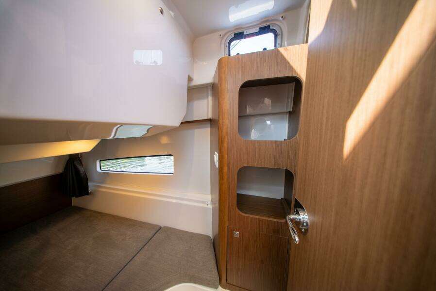 Suze s Choice 29ft Beneteau Yacht For Sale
