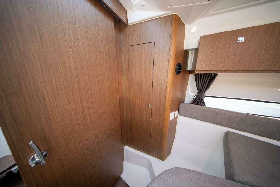 Suze s Choice 29ft Beneteau Yacht For Sale