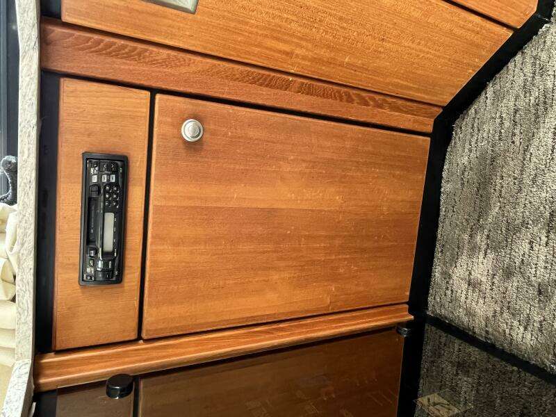 39ft Bayliner Yacht For Sale