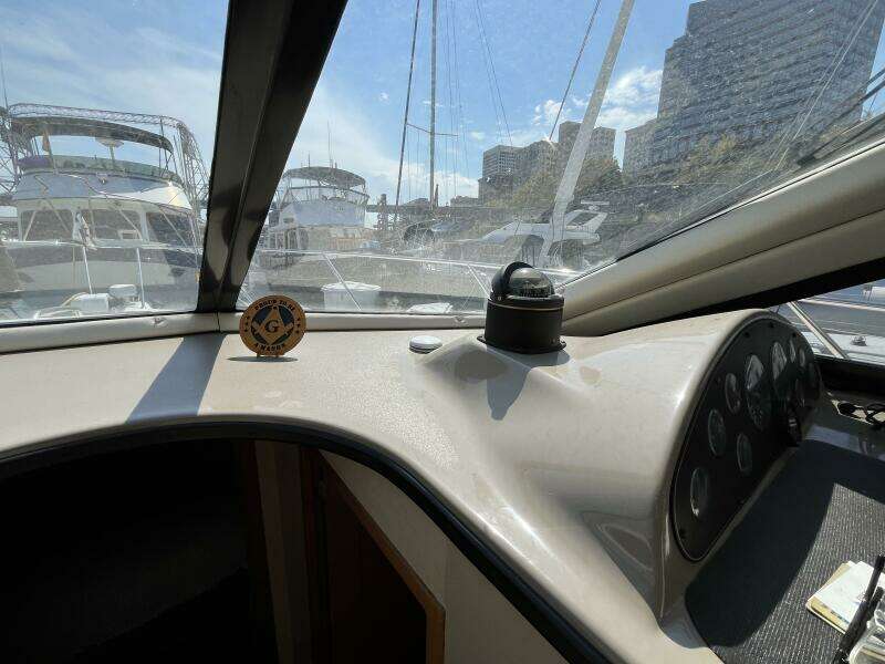 39ft Bayliner Yacht For Sale